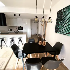 https://beautiful-new-apartment-with-sea-view.1costadelsol.com